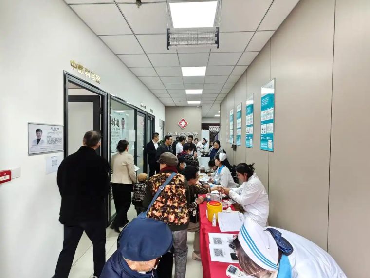 德生堂集团推动首都名医资源联动，以公益义诊专业守护全民健康！